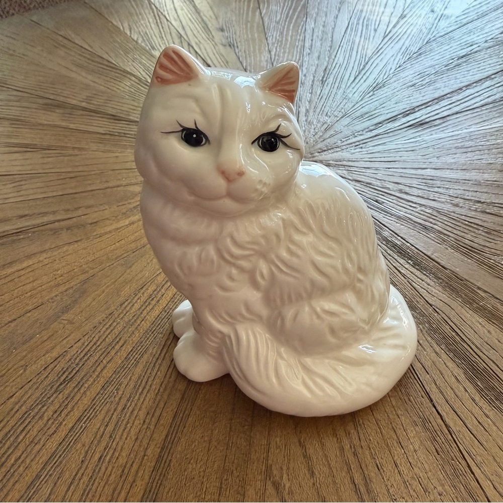 Small Ceramic White Cat Hand painted kitty Persian Sitting  5” Tall